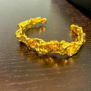 Gold bracelet